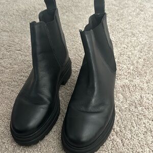 Steve Madden like new boots